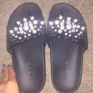 Slides wore only once